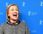 Hillary Clinton a Berlino 2020: 'Chiunque vinca le primarie lo sosterrò, essenziale battere Trump'
