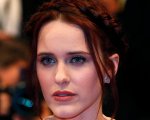 Rachel Brosnahan star del film sci-fi Distant