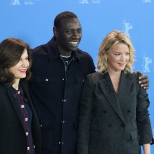Berlino 2020: uno scatto del cast al photocall di Police