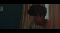 Honey Boy - Clip 1 - Sono La Tua Cheerleader