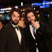 Berlino2020: una foto di Fabio e Damiano D'Innocenzo sul red carpet di chiusura