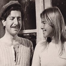 Marianne & Leonard - Parole d'amore: una foto di Leonard Cohen e  Marianne Ihlen