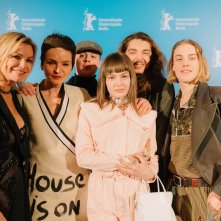 Goddess of the Fireflies: la regista Anaïs Barbeau-Lavalette con Kelly Depeault e il cast a Berlino 2020