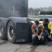 Spenser Confidential: Mark Wahlberg, Winston Duke durante una scena del film