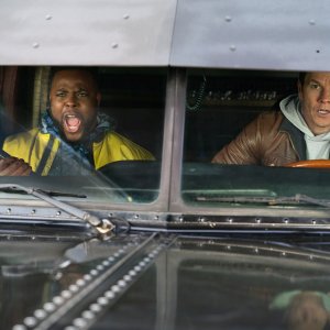 Spenser Confidential: Mark Wahlberg, Winston Duke in una scena del film