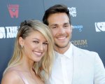 Supergirl: Melissa Benoist è incinta, avrà un figlio con Chris Wood