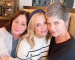 Sarah Michelle Gellar, Selma Blair e Shannen Doherty: in una foto la reunion delle star anni '90