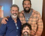 Jason Momoa, la foto con Mel Gibson fa arrabbiare i fan: 'È un antisemita'