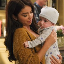 Modern Family 11: Sarah Hyland in un'immagine dalla stagione finale