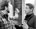OnePlus 8 Pro: Robert Downey Jr ne ha uno tra le mani sul set di un nuovo film