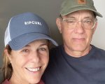 Tom Hanks e sua moglie, positivi al Coronavirus, rassicurano i fan: 'Si stanno prendendo cura di noi'