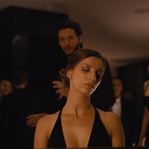 Westworld 2: Clementine suona il piano