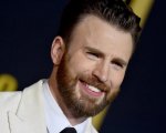 Chris Evans fa i complimenti agli italiani: 'I video in cui suonano durante il lockdown sono fantastici'