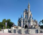 Disneyland dona cibo alla Banca Alimentare dopo chiusura per Coronavirus
