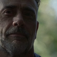 The Walking Dead 10: un primo piano di Jeffrey Dean Morgan dall'episodio Cammina con noi
