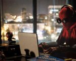Spider-Man e lo smart working: anche i supereroi in quarantena in questa fanart