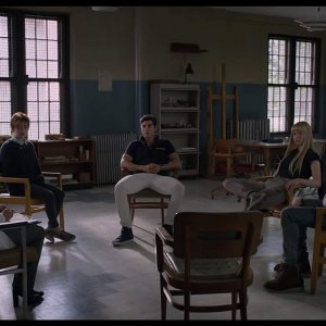The New Mutants: una scena del film con Alice Braga, Maisie Williams, Anya Taylor-Joy, Charlie Heaton, Henry Zaga