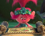 Trolls World Tour: il pupazzo del film ritirato da Hasbro dopo le proteste per la posizione del bottone