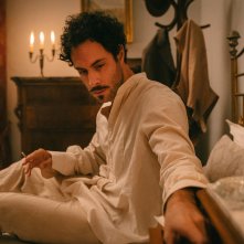 La concessione del telefono - C'era una volta Vigata: Alessio Vassallo in una scena