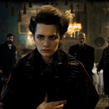 Freud: Ella Rumpf in una scena della serie Netflix