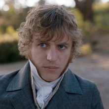 Emma: Johnny Flynn in una scena del film