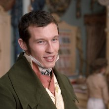 Emma: Callum Turner in una scena del film