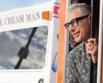 Il mondo secondo Jeff Goldblum, la recensione: un folle ma interessante viaggio tra i beni di consumo