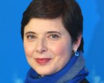 Coronavirus, Isabella Rossellini: 'Ora che la carta igienica non si trova, invidiate il mio bidet?'