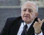 Vincenzo De Luca e gli sceriffi della quarantena: i sindaci italiani all'estero sono leggenda