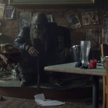 The Walking Dead Episode 1014 Look At The Flowersl Promotional Photo 09