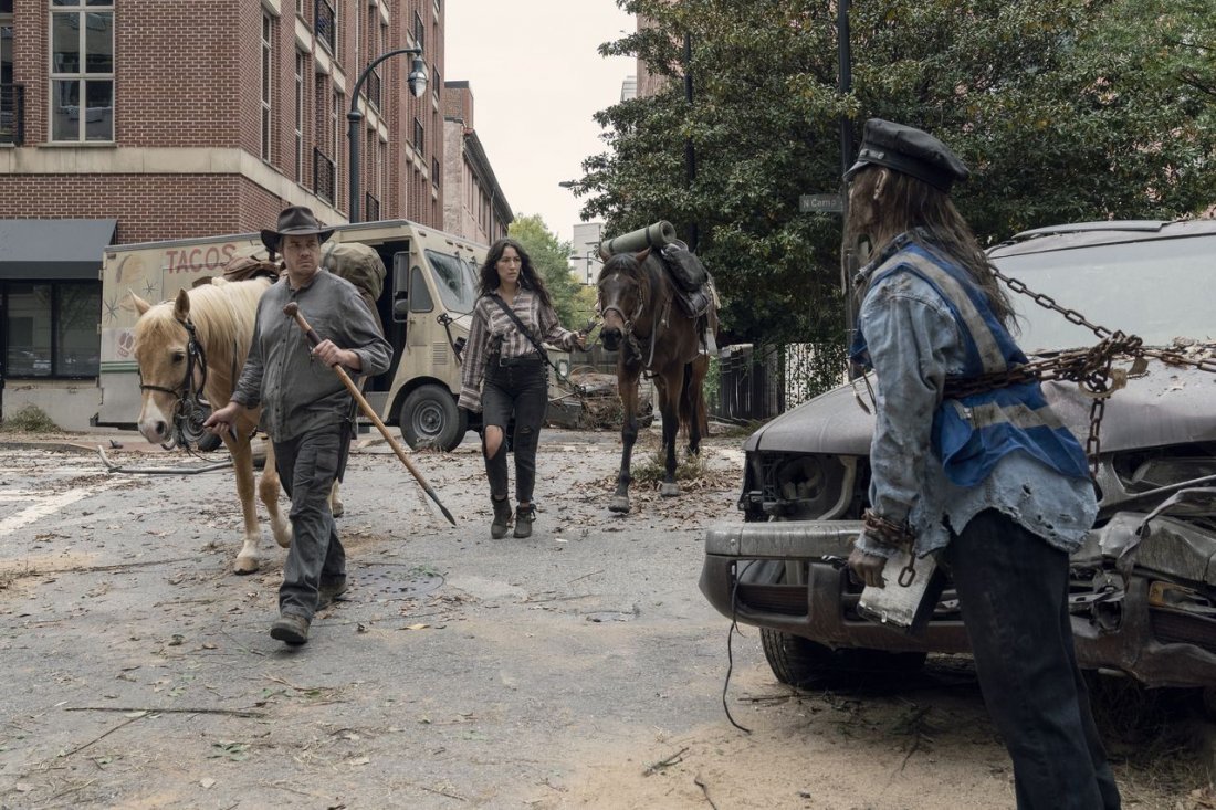 The Walking Dead Episode 1014 Look At The Flowersl Promotional Photo 17