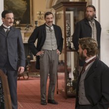 The English Game: Craig Parkinson, Kevin Guthrie ed Edward Holcroft in una scena della serie