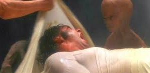 Bagliori nel buio, una scena del film