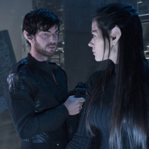 Star Trek: Picard - Peyton List e Harry Treadaway in una scena del finale