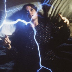 Barbara Hershey in una scena di The Entity