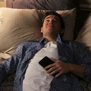 Jexi: una scena del film con Adam Devine