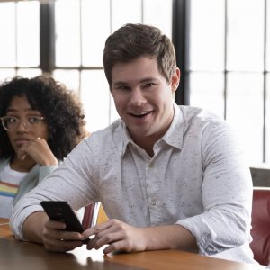 Jexi: Adam Devine in una scena del film