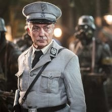 Iron Sky: The Coming Race, una scena con Udo Kier