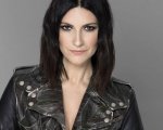 Laura Pausini: la sua risposta al commento bollente del follower è perfetta