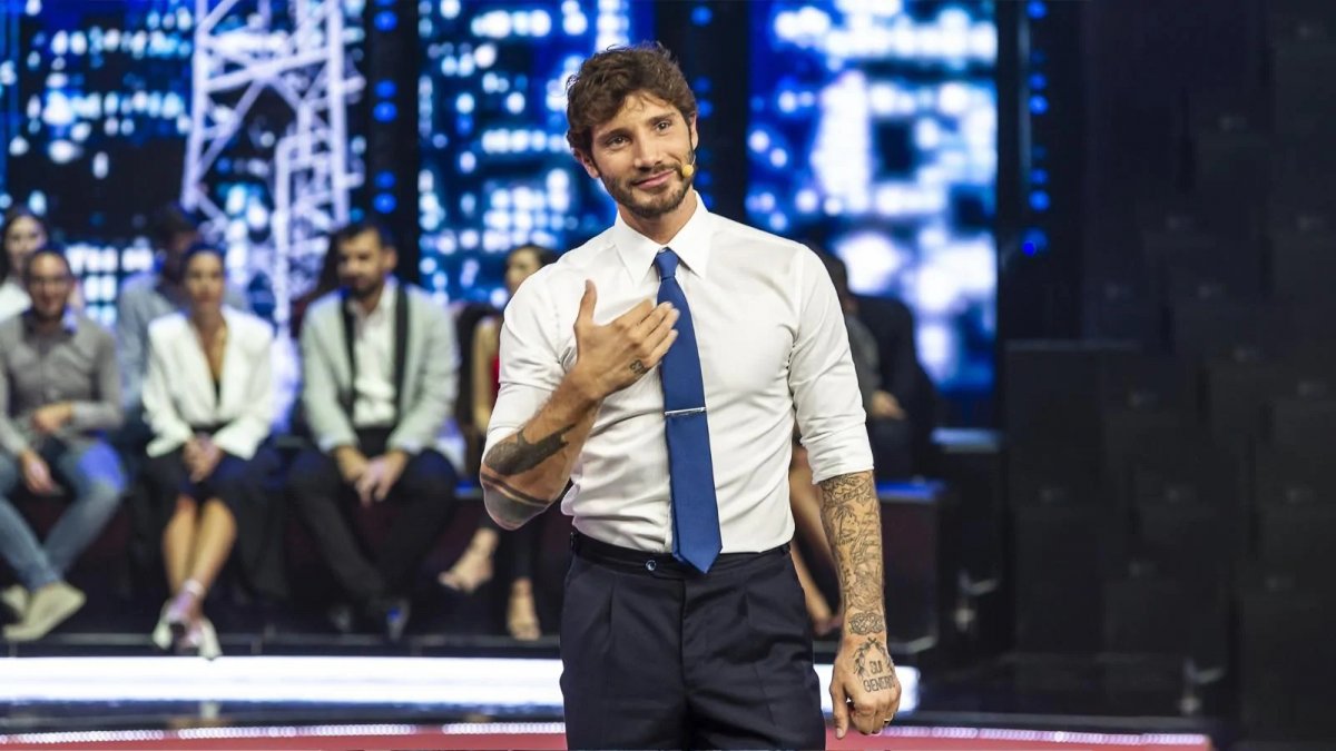 Stasera tutto è possibile la terza puntata con Stefano De Martino stasera su Rai2