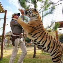 Tiger King: Joe Exotic in una scena della serie Netflix