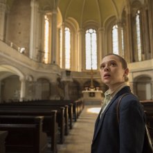 Unorthodox: Shira Haas in una scena della serie Netflix