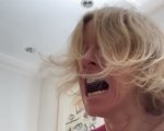 Naomi Watts: la crisi di nervi da quarantena esplode nel video su Instagram