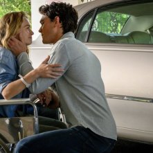 Cosa mi lasci di te: Britt Robertson, K.J. Apa durante una scena del film