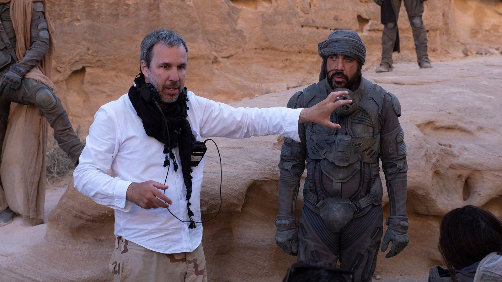 Denis Villeneuve con Javier Bardem sul set di Dune