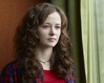 Shannon Tarbet di Killing Eve offre consigli su come superare la depressione da pandemia nel suo corto
