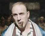 Capone: il film con Tom Hardy verrà distribuito direttamente in streaming?