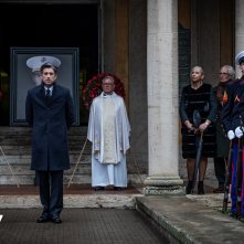 Diavoli: Patrick Dempsey in una scena del primo episodio della serie Sky