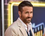 Ryan Reynolds: 'Comprate una t-shirt noiosa, vi protegge dalla suocera e aiuta i medici!'