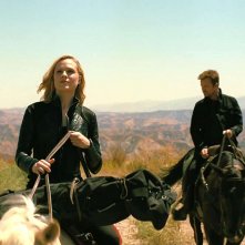 Westworld 3: Aaron Paul ed Evan Rachel Wood in una scena del sesto episodio